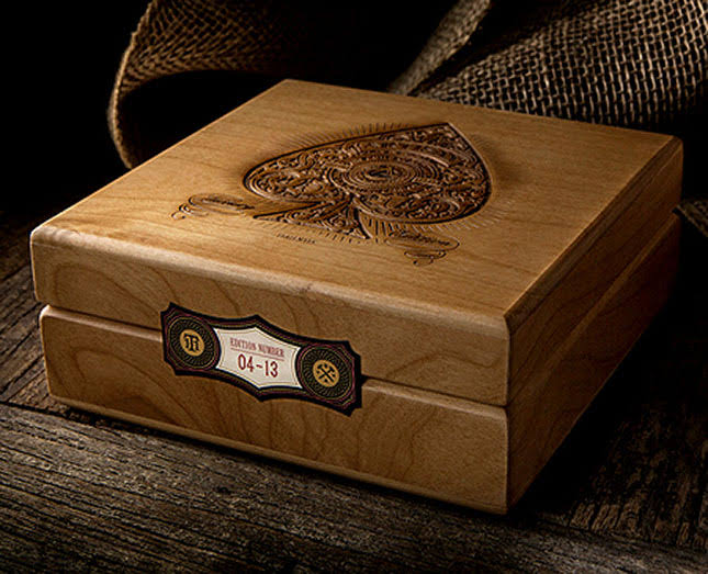 Artisan Playing Cards Collectors Box J499728