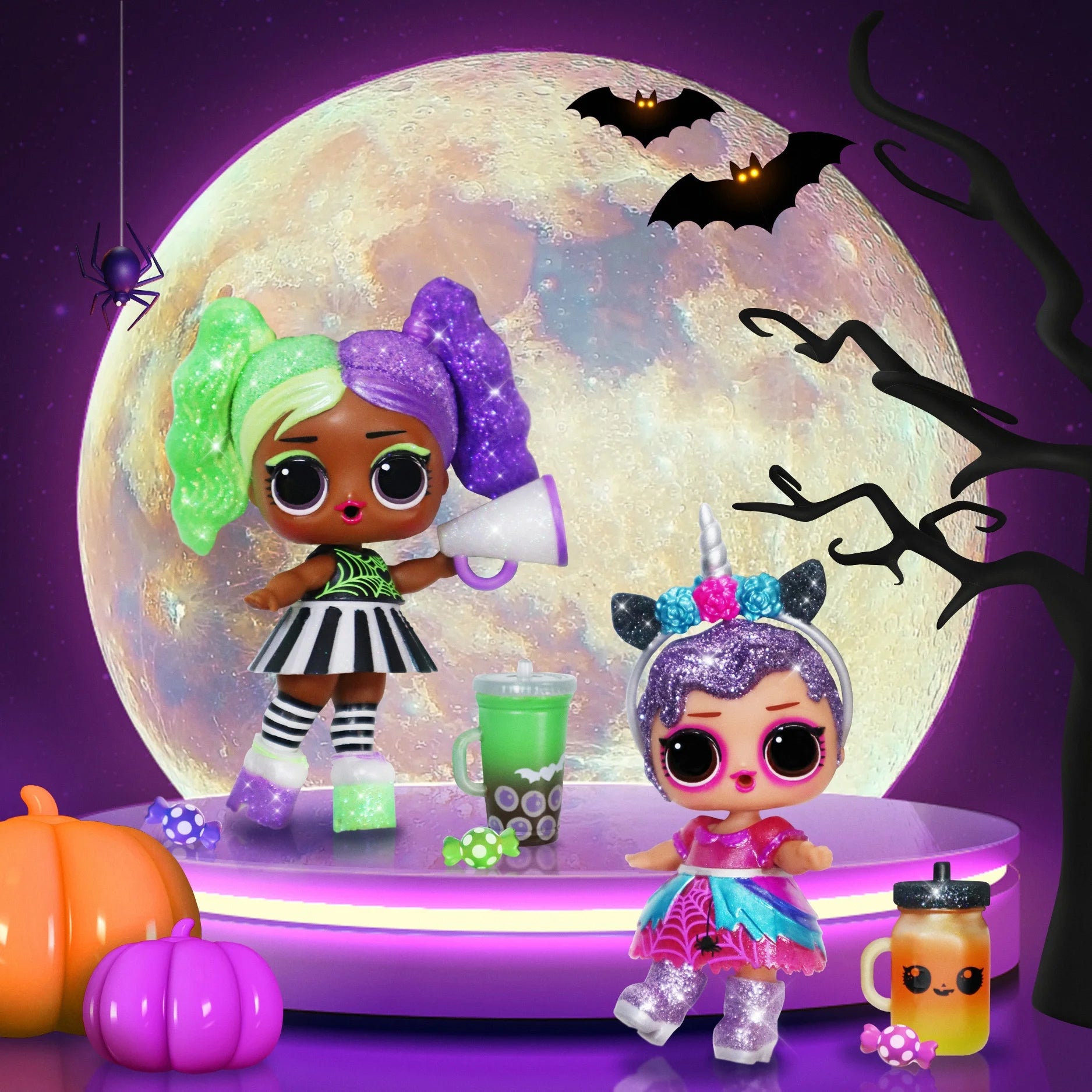 Glow-in-the-Dark Doll with 7 Surprises J4300