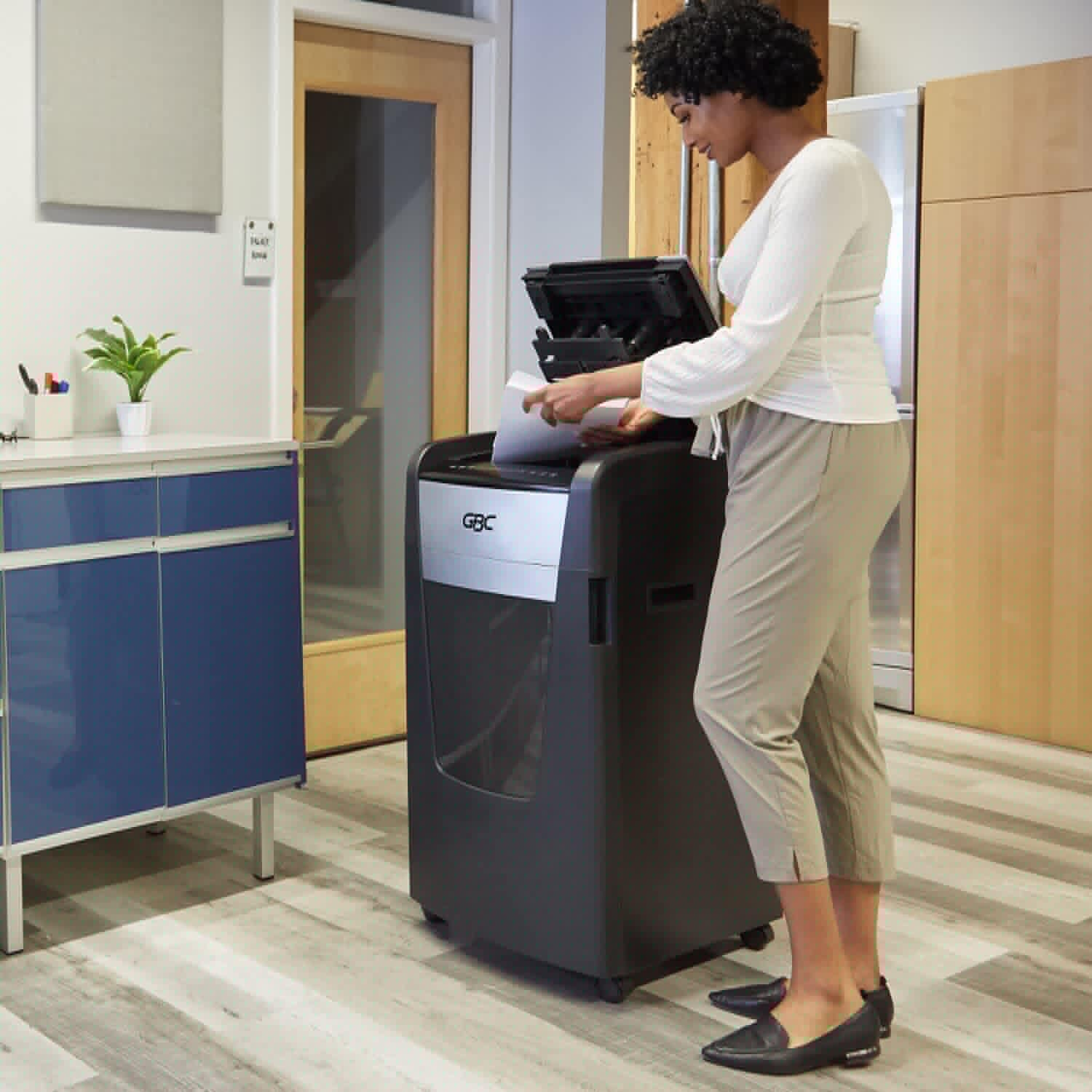 600 Sheet Capacity Micro-Cut Paper Shredder I11724