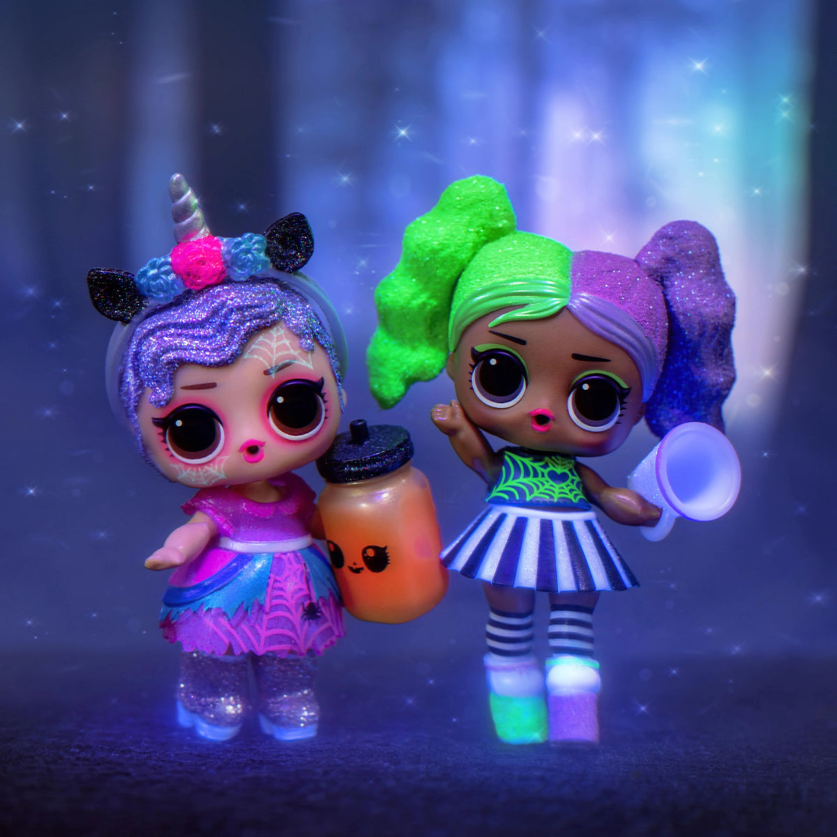 Glow-in-the-Dark Doll with 7 Surprises J4300