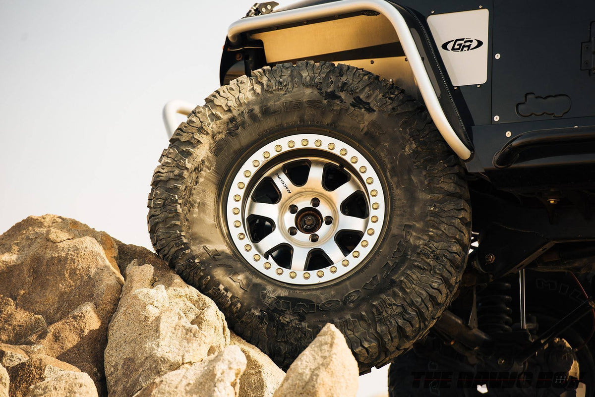 33X12.50R17 Tire C33135