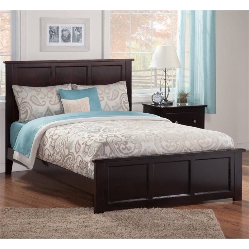 Queen Traditional Panel Bed in Espresso Z193918