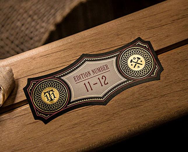 Artisan Playing Cards Collectors Box J499728